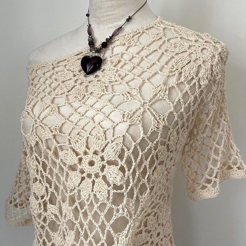 *SOLD* Creme Crochet Flower Top